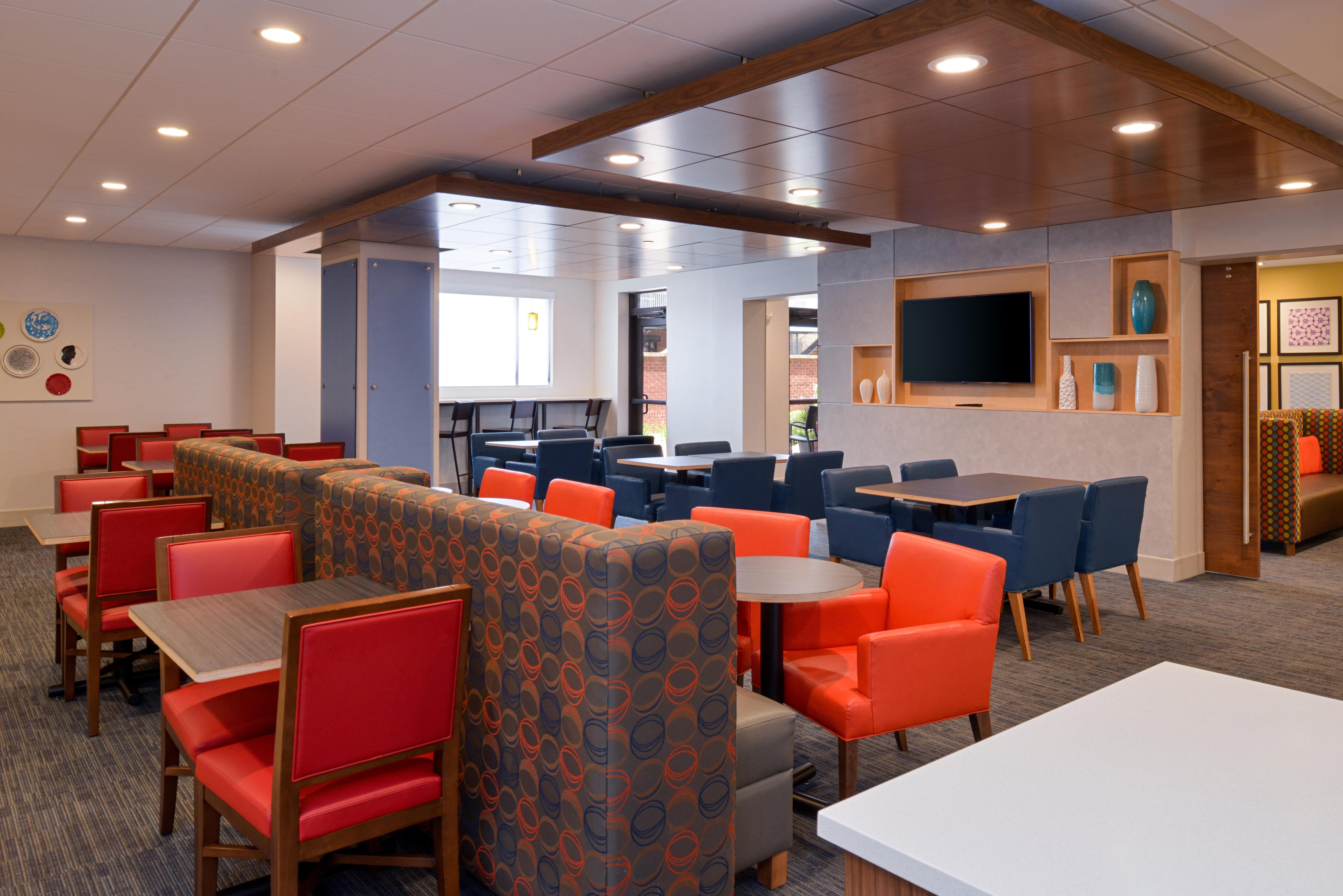 Holiday Inn Express Hotel & Suites Indianapolis Dtn-Conv Ctr By Ihg Exterior photo