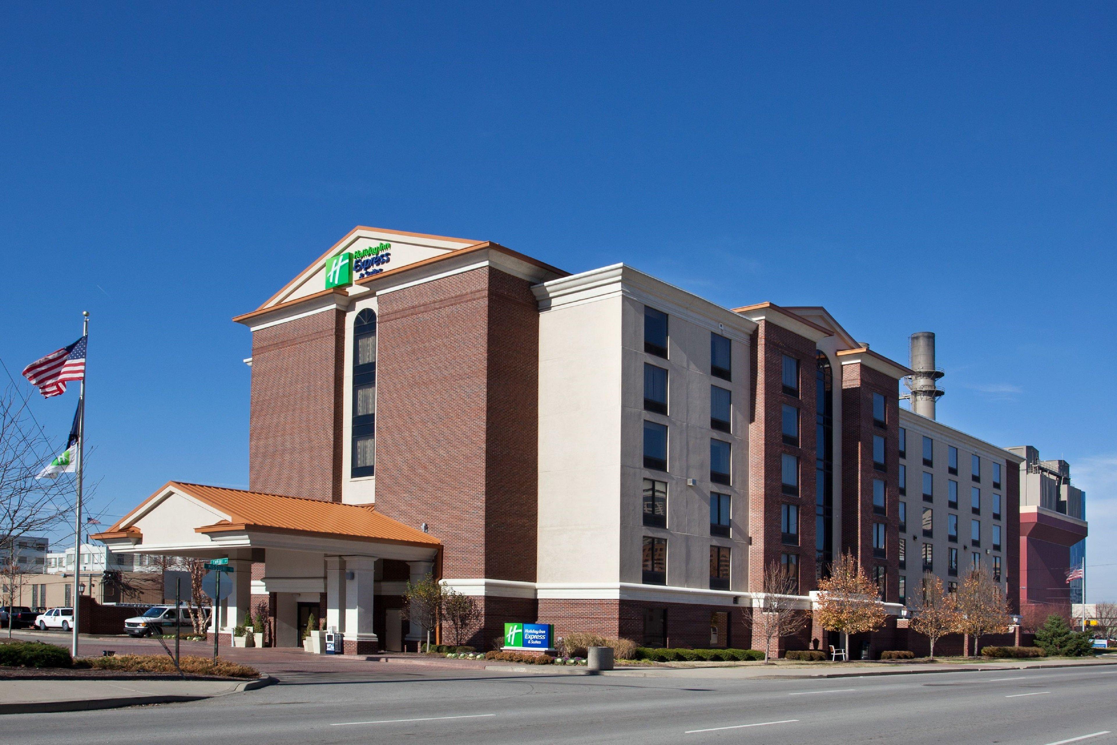 Holiday Inn Express Hotel & Suites Indianapolis Dtn-Conv Ctr By Ihg Exterior photo