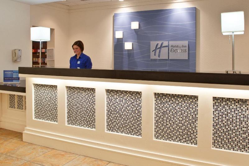 Holiday Inn Express Hotel & Suites Indianapolis Dtn-Conv Ctr By Ihg Exterior photo